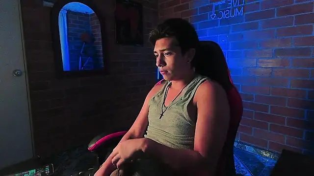ethann2  online show from 04-05-26, 06:53