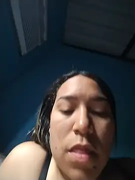 Snapshot of erikabella chatting on 06-18-26, 01:16 erikabella online show from 06-18-26, 01:16