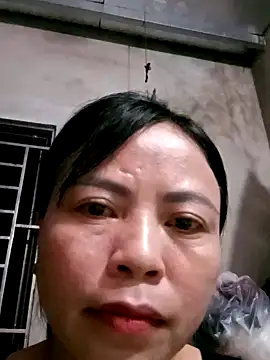 Snapshot of -Hami- chatting on 04-30-26, 02:02 -Hami- online show from 04-30-26, 02:02