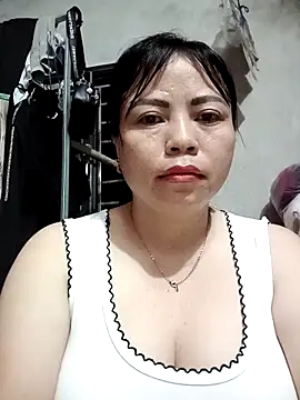 Snapshot of -Hami- chatting on 05-10-26, 07:27 -Hami- online show from 05-10-26, 07:27