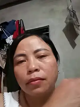 Snapshot of -Hami- chatting on 04-19-26, 02:18 -Hami- online show from 04-19-26, 02:18