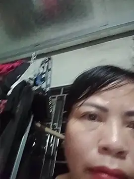 Snapshot of -Hami- chatting on 05-19-26, 06:37 -Hami- online show from 05-19-26, 06:37