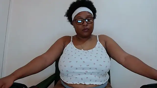 xxZoeyx online show from 02-10-25, 08:31