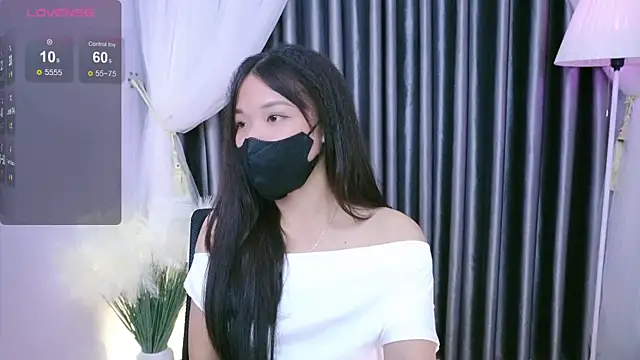 Lu Ly22 online show from 05-25-26, 01:54