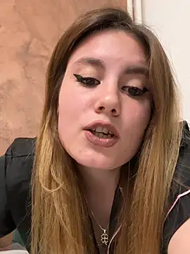 Snapshot of SilkObsession chatting on 04-05-26, 09:54 SilkObsession online show from 04-05-26, 09:54