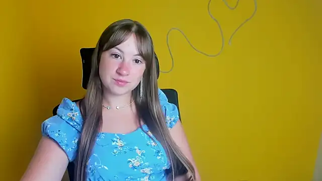 Snapshot of Tiffani_Angel chatting on 06-25-26, 05:56 Tiffani Angel online show from 06-25-26, 05:56