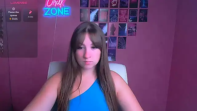 Snapshot of Tiffani_Angel chatting on 07-17-26, 05:37 Tiffani Angel online show from 07-17-26, 05:37