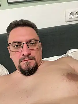 19cmSlave online show from 06-12-26, 07:33