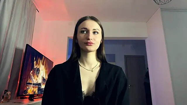 HallieHollo online show from 04-05-26, 08:04