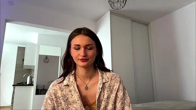 HallieHollo online show from 05-17-26, 01:11