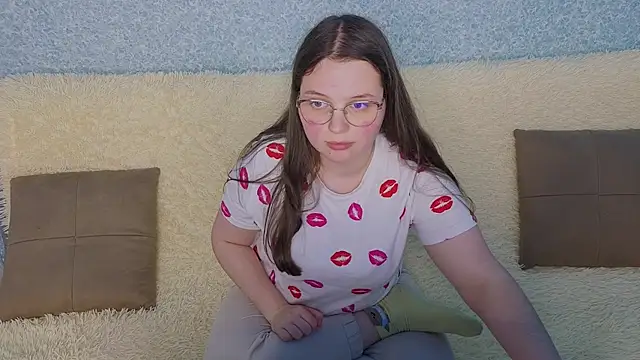 SofiDreamm online show from 04-07-26, 02:19