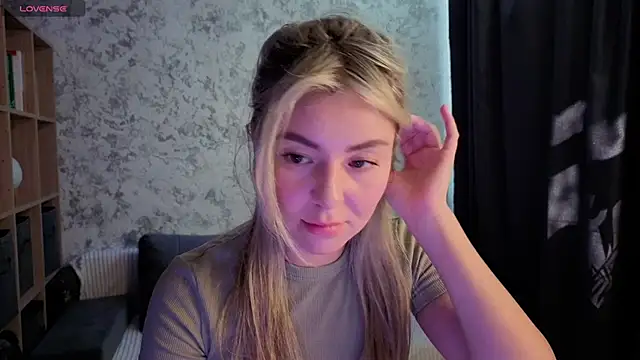 SandyKiss  online show from 08-01-26, 05:16