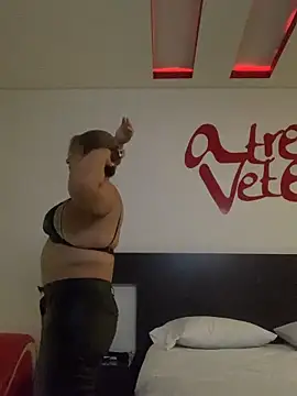 Snapshot of Ambar_Hoot chatting on 03-31-26, 04:36 Ambar Hoot online show from 03-31-26, 04:36