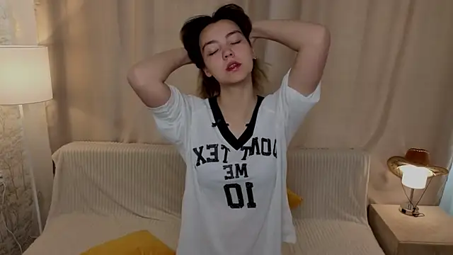 Snapshot of CythiaFelmet chatting on 05-17-26, 04:12 CythiaFelmet online show from 05-17-26, 04:12