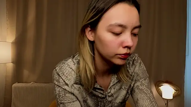 Snapshot of CythiaFelmet chatting on 05-12-26, 12:11 CythiaFelmet online show from 05-12-26, 12:11