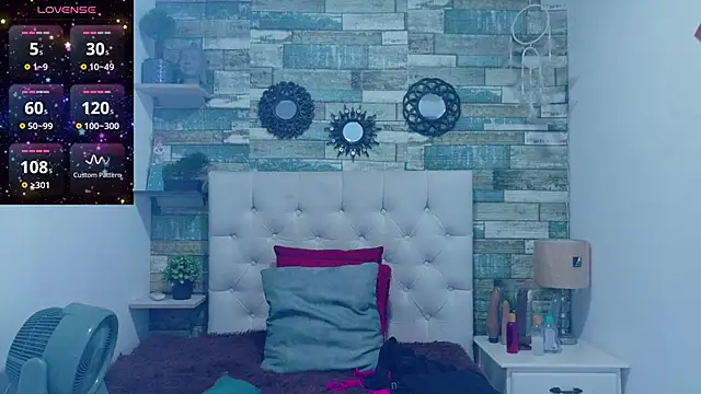 Snapshot of Skylernaomi chatting on 05-16-26, 01:43 Skylernaomi online show from 05-16-26, 01:43