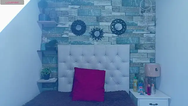 Snapshot of Skylernaomi chatting on 05-21-26, 02:14 Skylernaomi online show from 05-21-26, 02:14