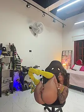 CocoaParadise  online show from 04-24-26, 02:24