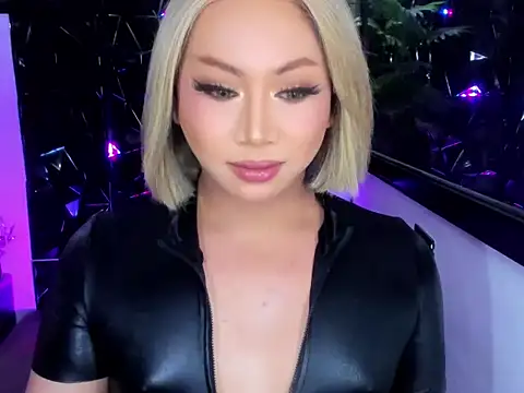 Snapshot of _YourBeautifulShemale_ chatting on 04-03-26, 03:29 YourBeautifulShemale online show from 04-03-26, 03:29