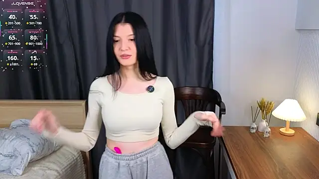 JazminLantey online show from 04-06-26, 01:23
