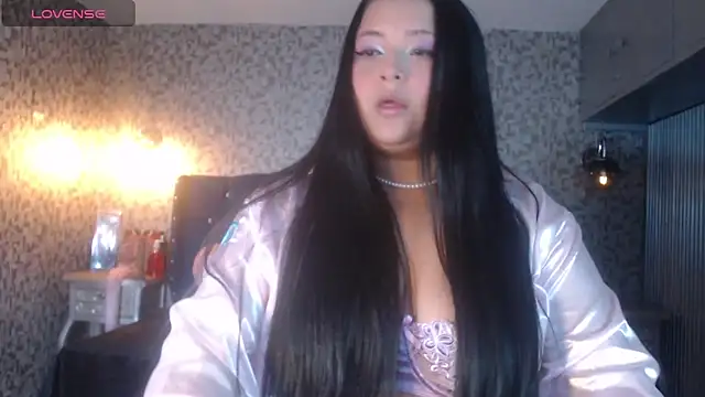 Snapshot of KamylaBiker chatting on 05-17-26, 01:05 KamylaBiker online show from 05-17-26, 01:05