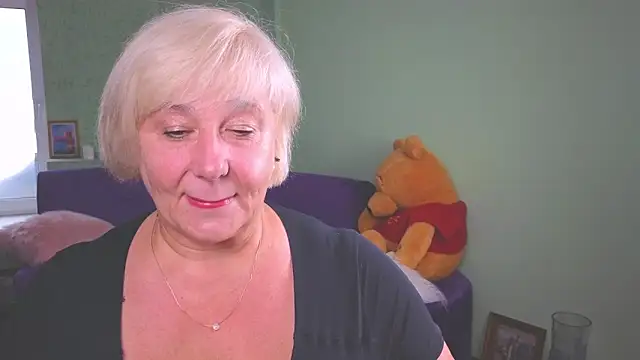 Snapshot of Milane_Milky chatting on 06-17-26, 05:29 Milane Milky online show from 06-17-26, 05:29