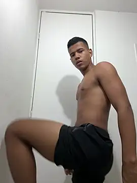 noahdark  online show from 04-03-26, 04:52