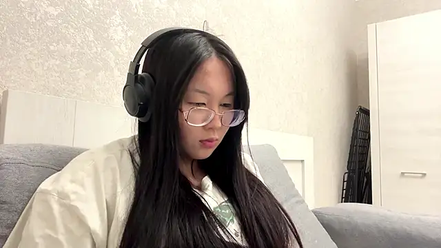 Feylinmay online show from 04-12-26, 10:02