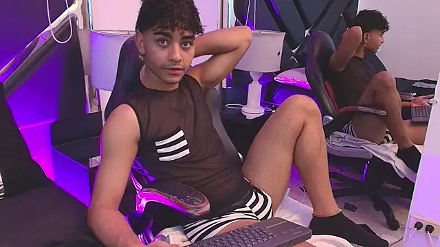 Snapshot of MiikeOthon chatting on 04-02-26, 04:30 MiikeOthon online show from 04-02-26, 04:30