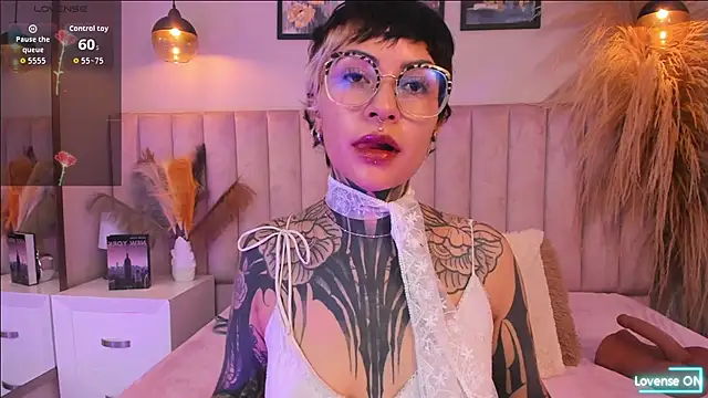 Luana fiore online show from 04-29-26, 12:20