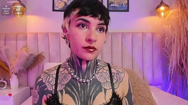 Luana fiore online show from 05-15-26, 12:25