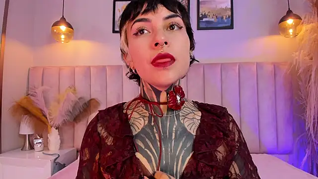 Luana fiore online show from 05-14-26, 12:24