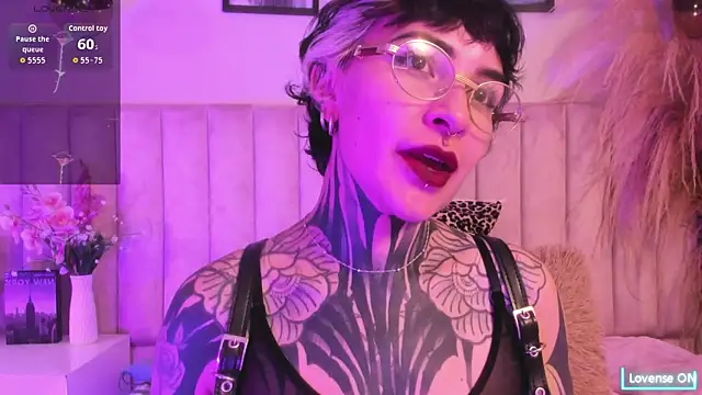 Luana fiore online show from 04-12-26, 12:19