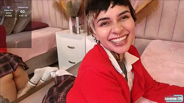 Luana fiore online show from 04-16-26, 12:28