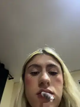 Lia fire online show from 04-30-26, 03:02