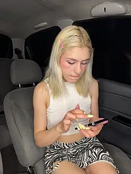 Lia fire online show from 04-03-26, 03:13