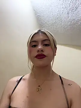 Lia fire online show from 05-14-26, 01:19