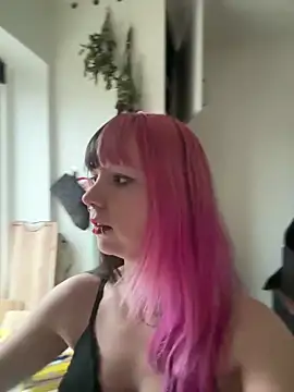 Snapshot of CutieTracer chatting on 04-02-26, 04:35 CutieTracer online show from 04-02-26, 04:35