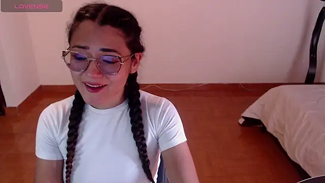FreyaRouge online show from 04-20-26, 03:35