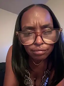 Snapshot of Obeythedoll chatting on 04-01-26, 01:08 Obeythedoll online show from 04-01-26, 01:08