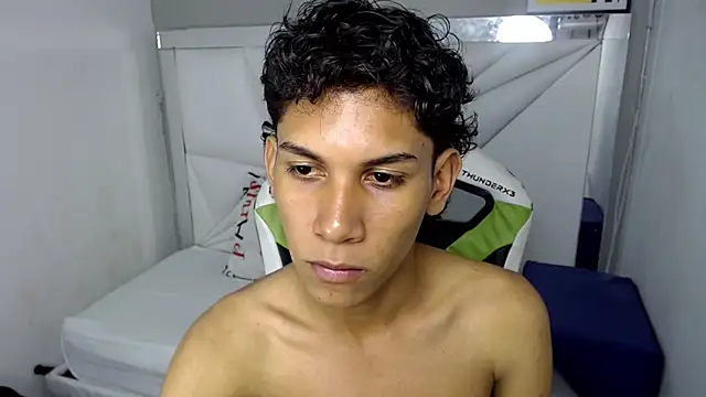 Snapshot of Taylorr_junior_ chatting on 03-31-26, 04:47 Taylorr junior online show from 03-31-26, 04:47