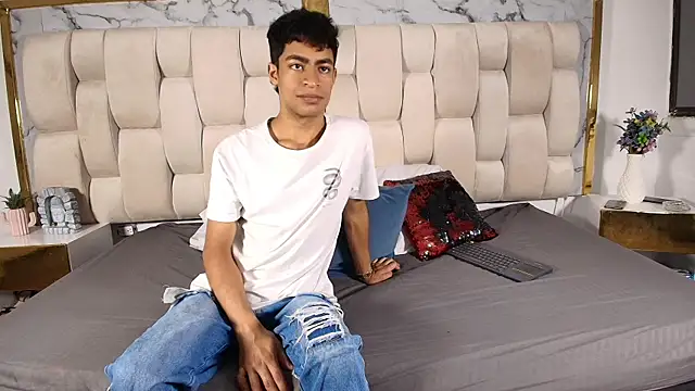 LuckandSamuel online show from 04-19-26, 02:56