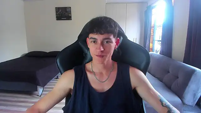 Luke Chill online show from 04-11-26, 06:00