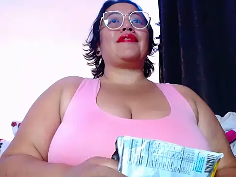 Snapshot of vibeSex1 chatting on 04-08-26, 10:00 vibeSex1 online show from 04-08-26, 10:00