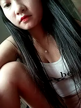 Linh Hoang online show from 04-18-26, 07:11