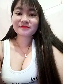 Linh Hoang online show from 04-15-26, 02:06