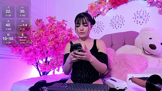 SamanthaVelvett  online show from 04-03-26, 03:57