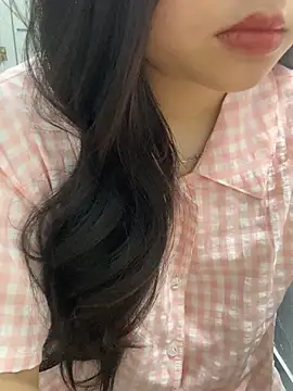 Rosecute11 online show from 04-18-26, 04:59