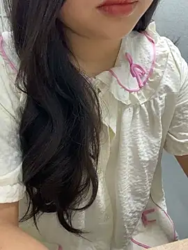 Rosecute11 online show from 04-15-26, 02:54