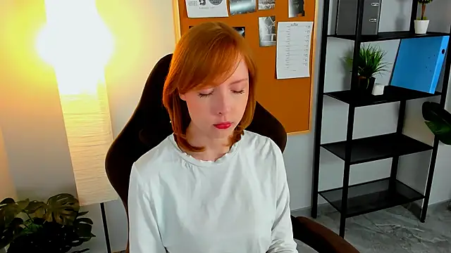 CherryCrushLove online show from 05-07-26, 06:06